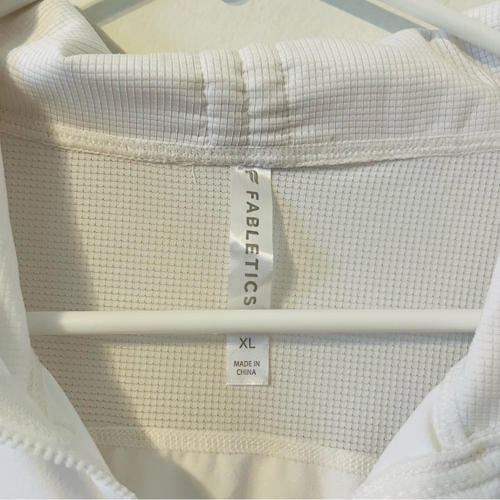 Fabletics White Pullover Performance Jacket Size … - image 7